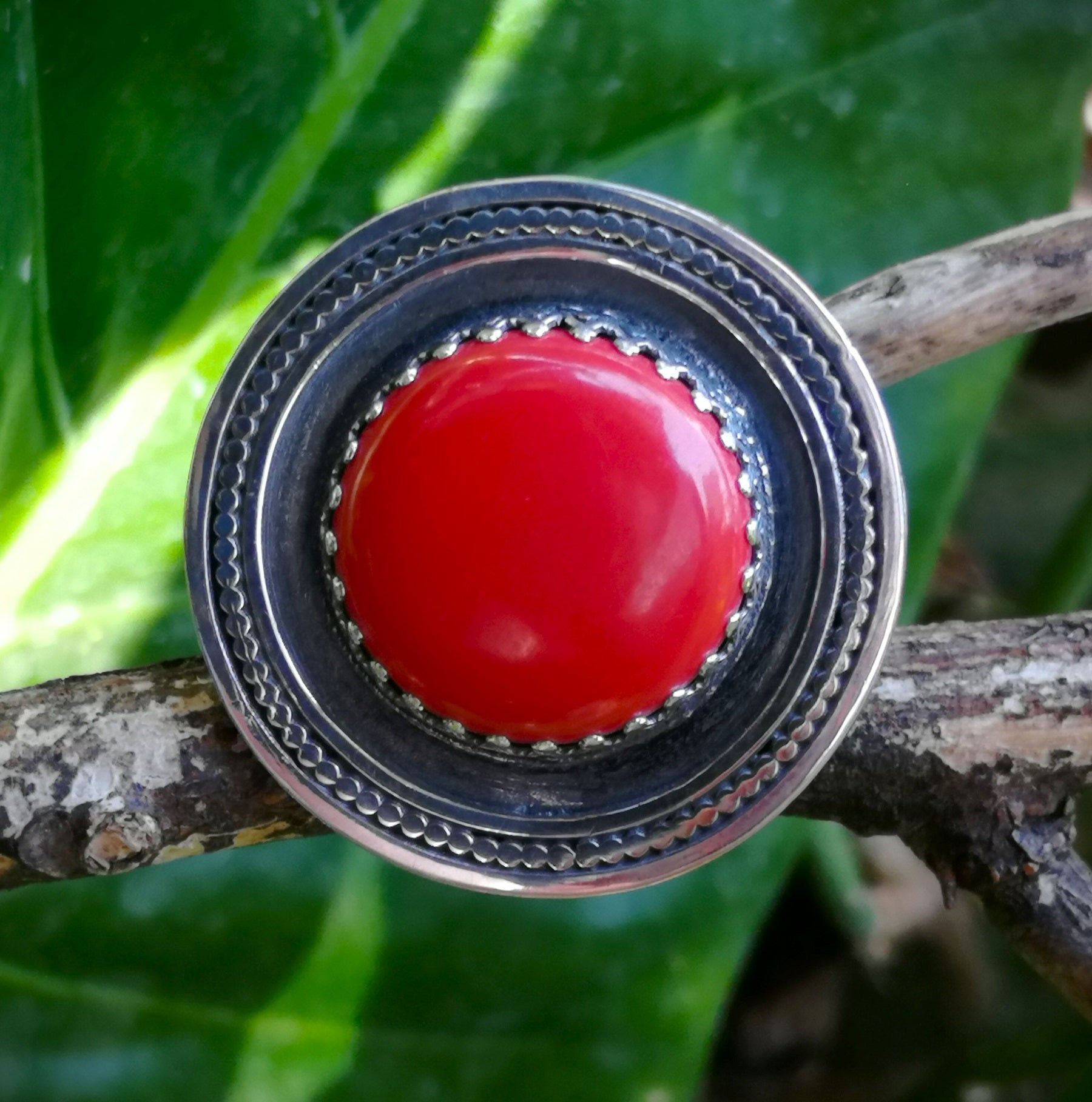 Anillo coral fashion rojo